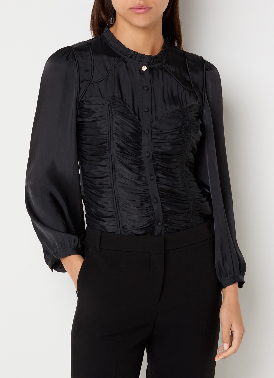 ba&sh Cimila blouse van satijn met smockwerk - detail 4 zwart
