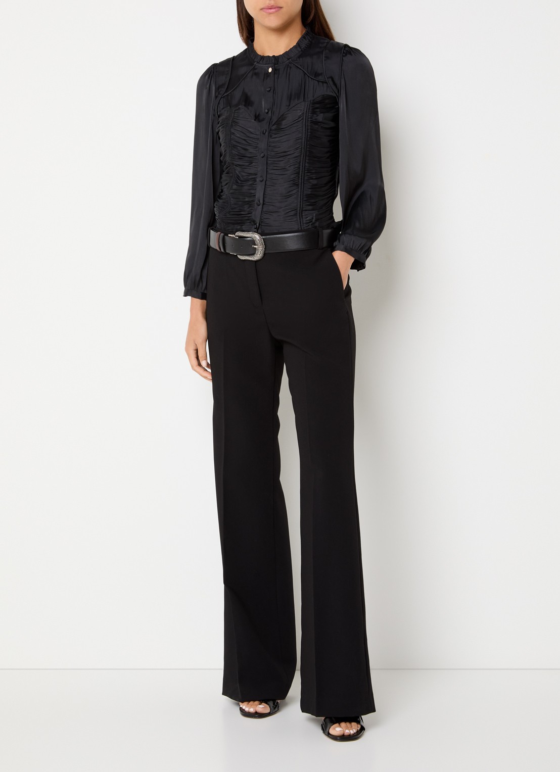 ba&sh Cimila blouse van satijn met smockwerk - voorkant 3 zwart