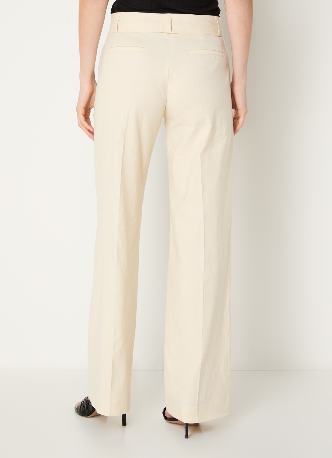 ba&sh Cista mid waist straight fit pantalon in linnenblend - achterkant ivoor