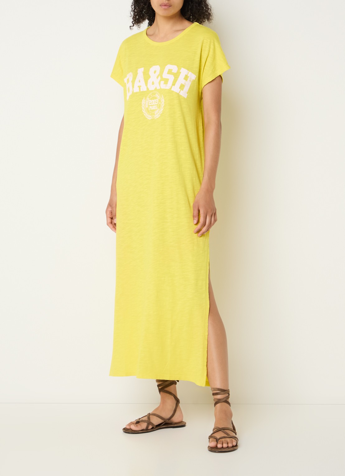 ba&sh Civia midi T-shirt jurk met logo - detail 4 geel