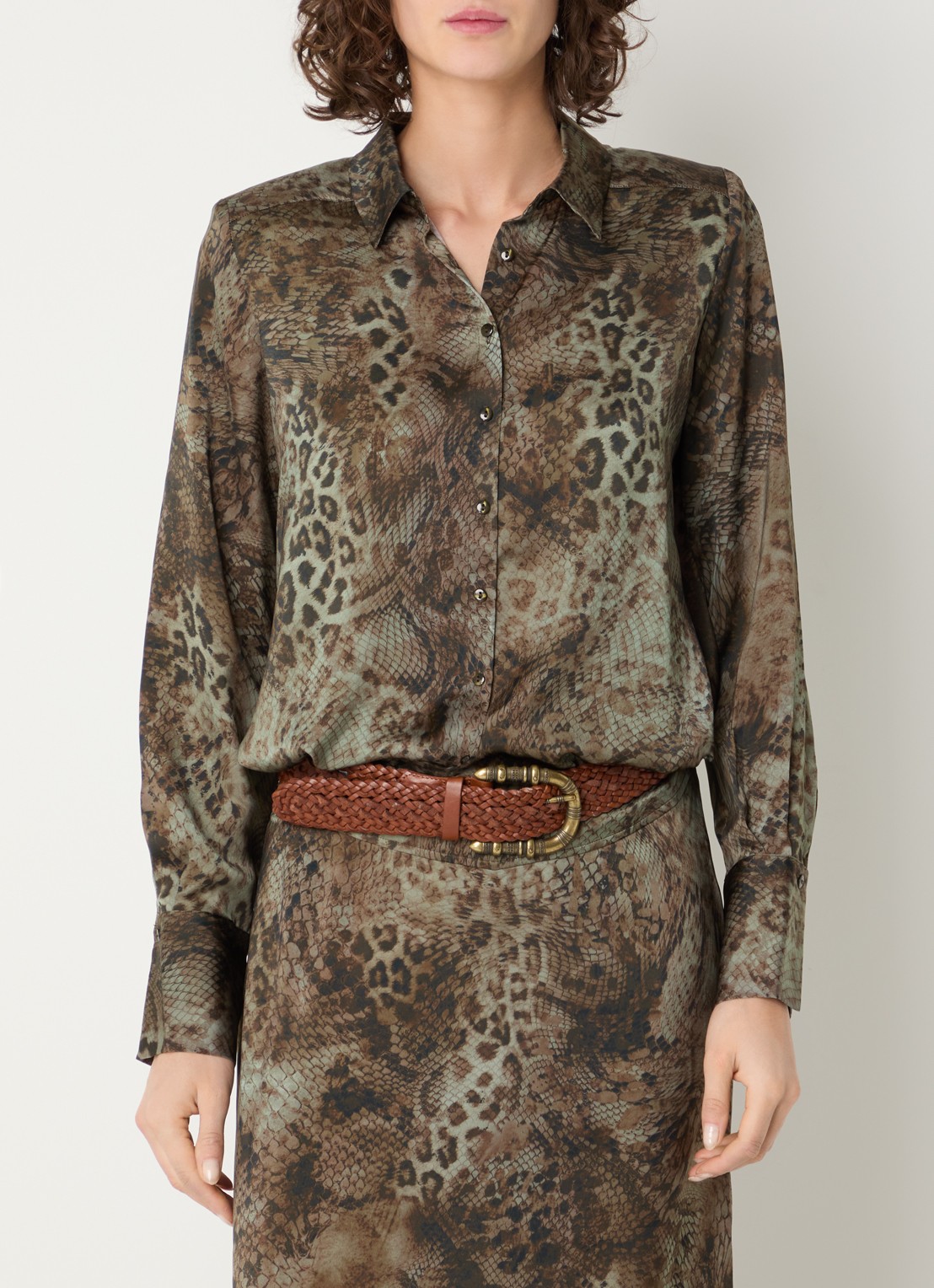 ba&sh Cornelia blouse met dierenprint - detail 3 khaki