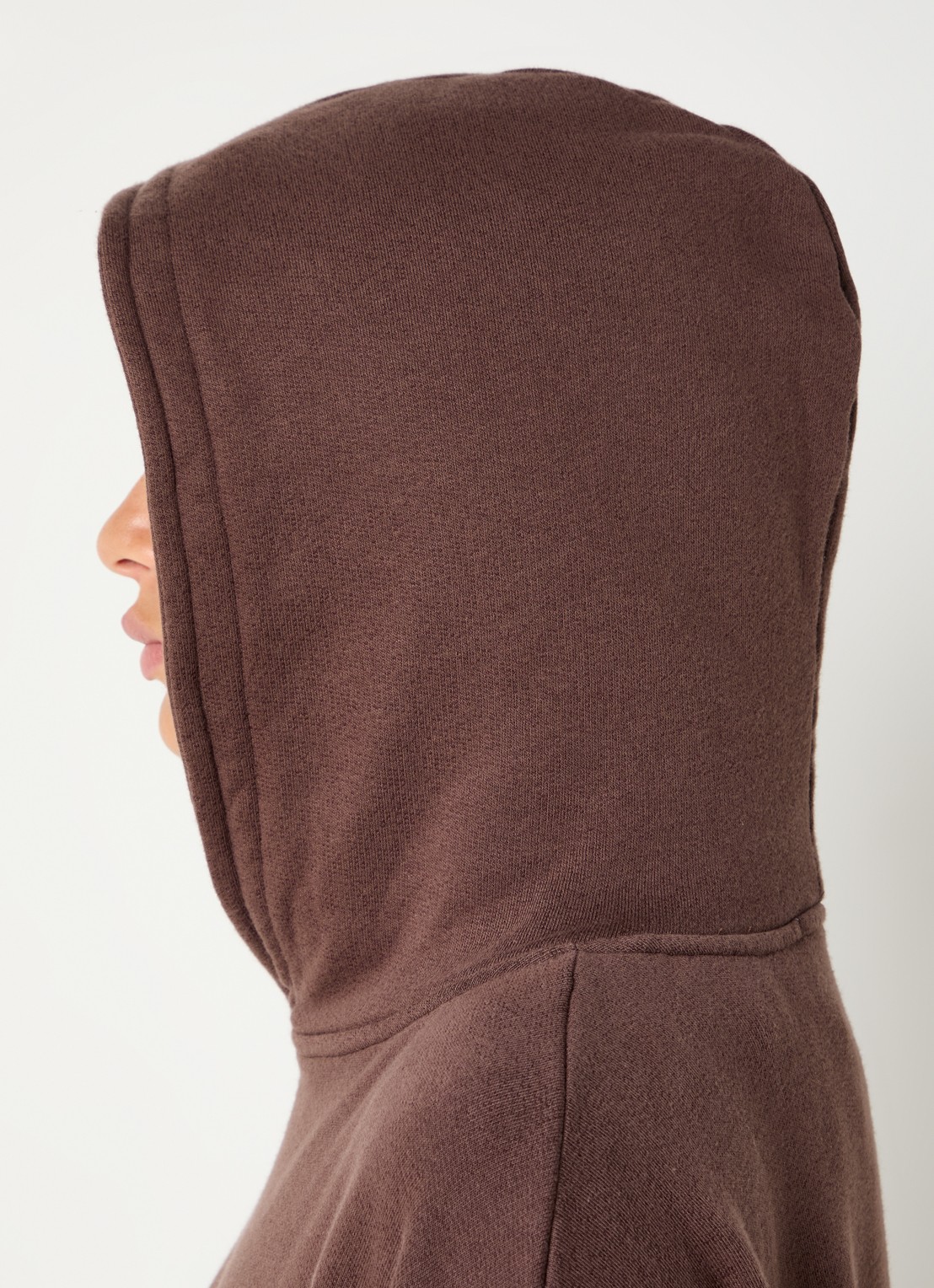 ba&sh Cropped hoodie met print - detail 2 bruin