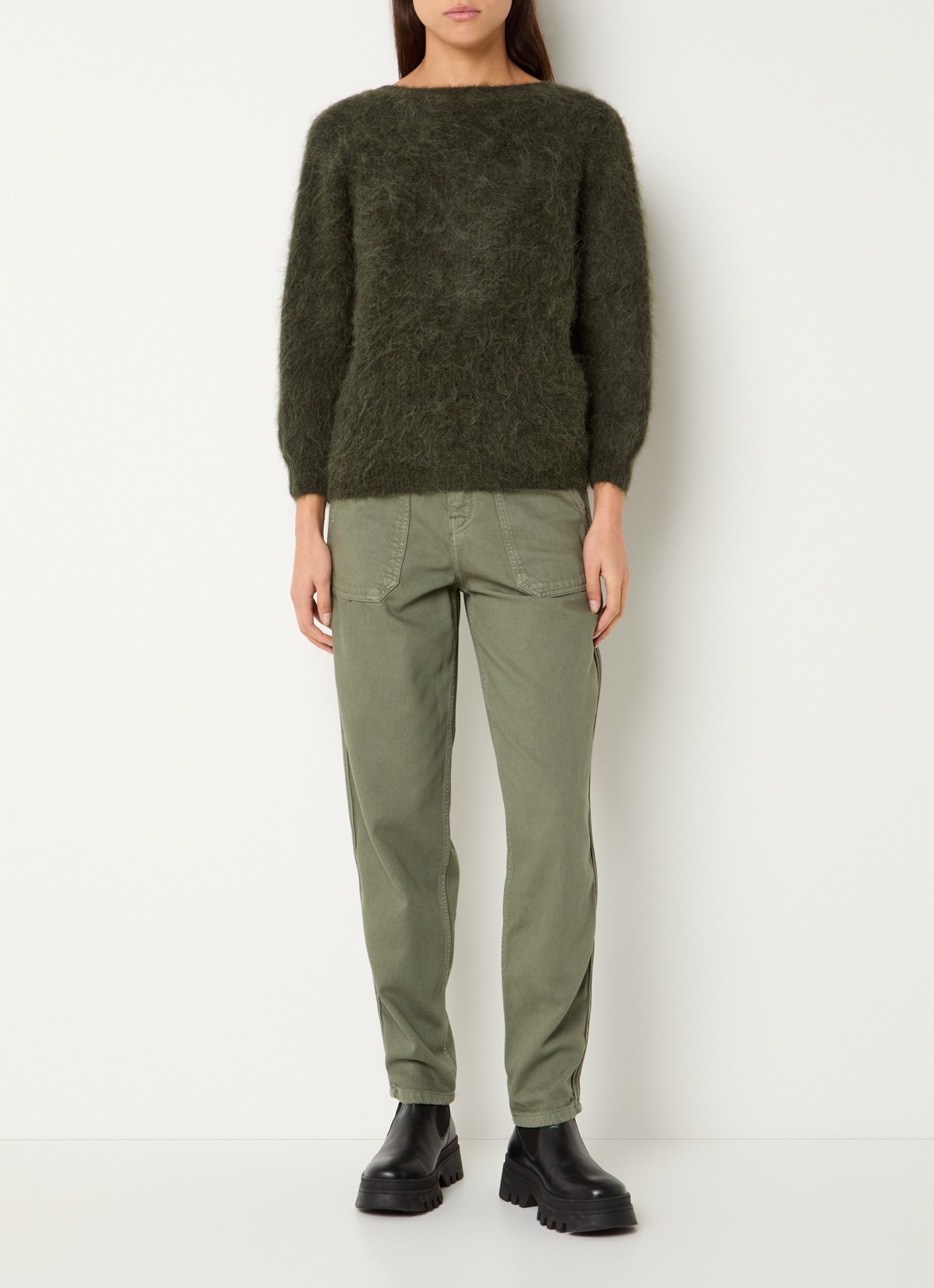ba&sh Fill grofgebreide trui in alpaca wolblend met rugdecolleté - voorkant 3 bronsgroen