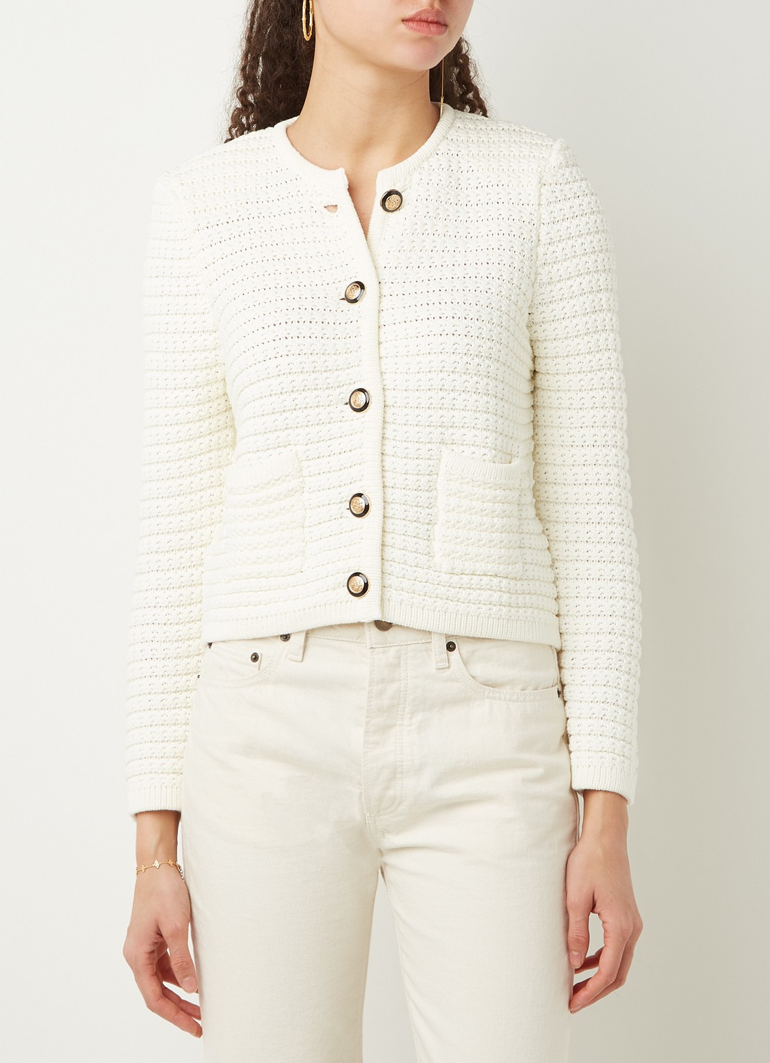 Ba&sh Gaspard grofgebreid cropped vest met schoudervulling - detail 4 gebroken wit