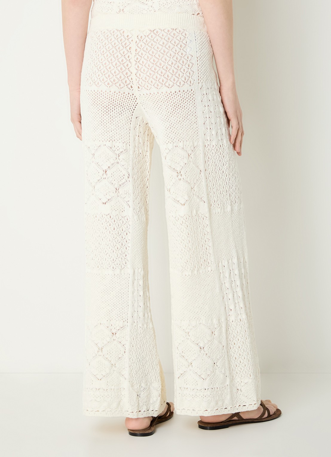 ba&sh High waist flared fit broek met opengewerkt dessin - achterkant gebroken wit