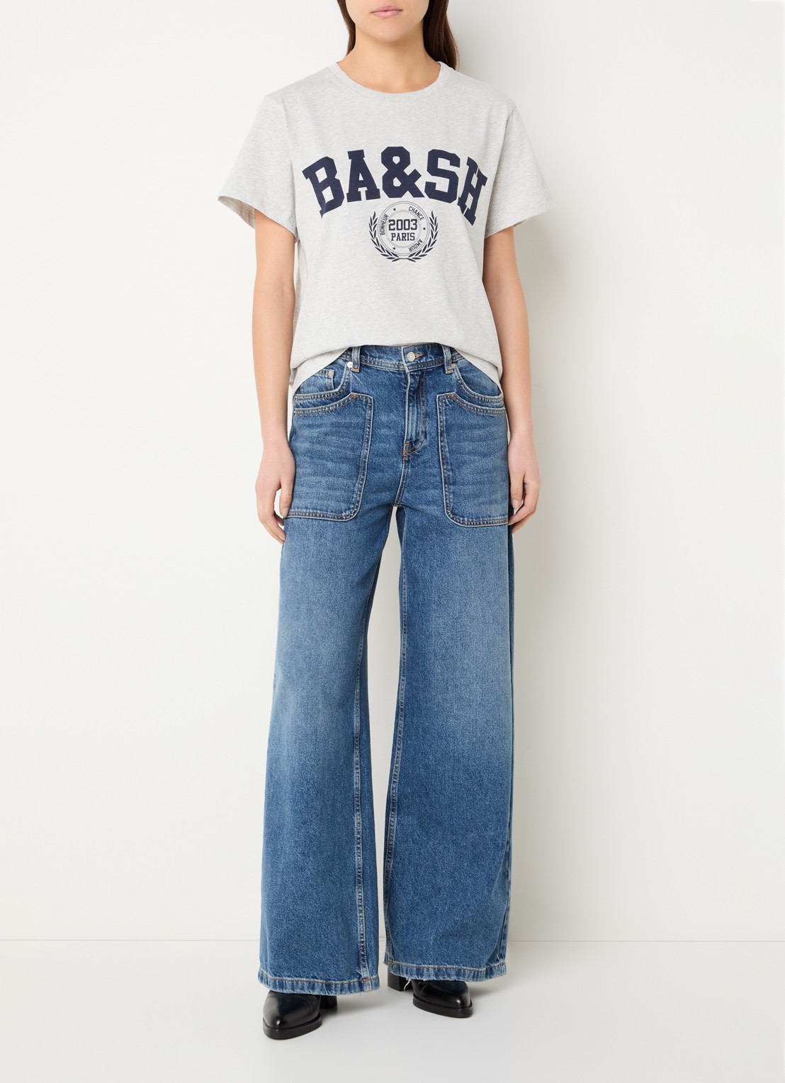 ba&sh Ioni T-shirt met logoprint - voorkant 3 grijsmele