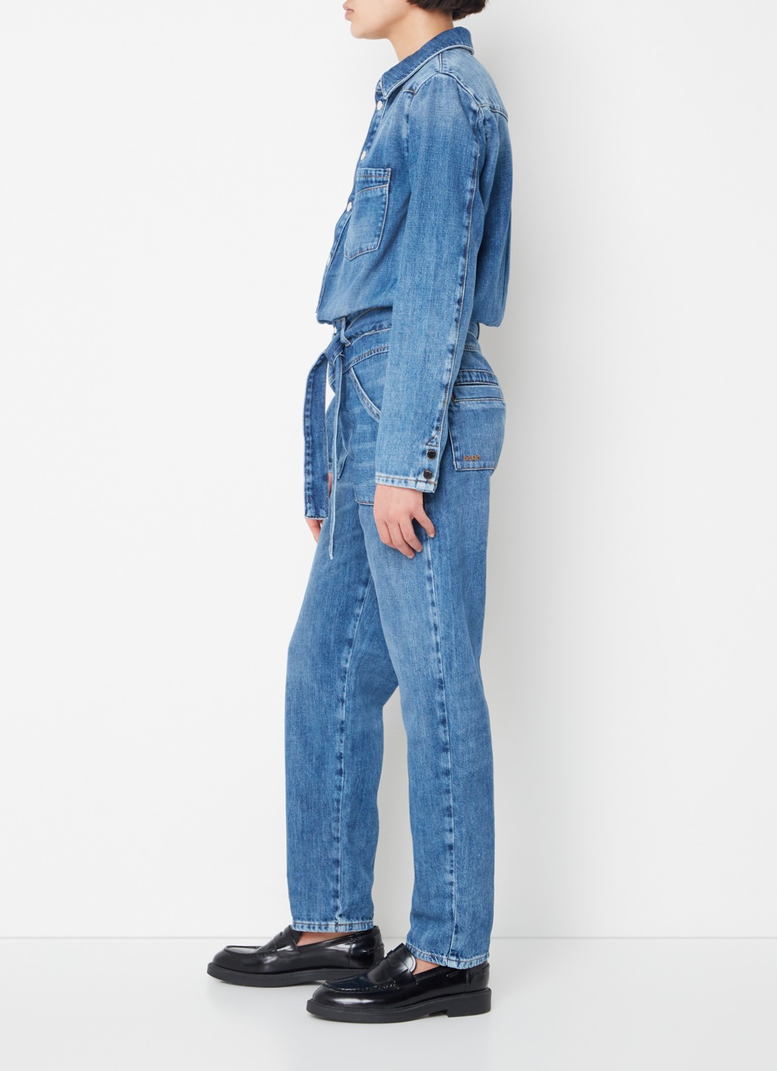 ba&sh Jerry tapered fit jumpsuit van denim met strikceintuur - voorkant 4 indigo