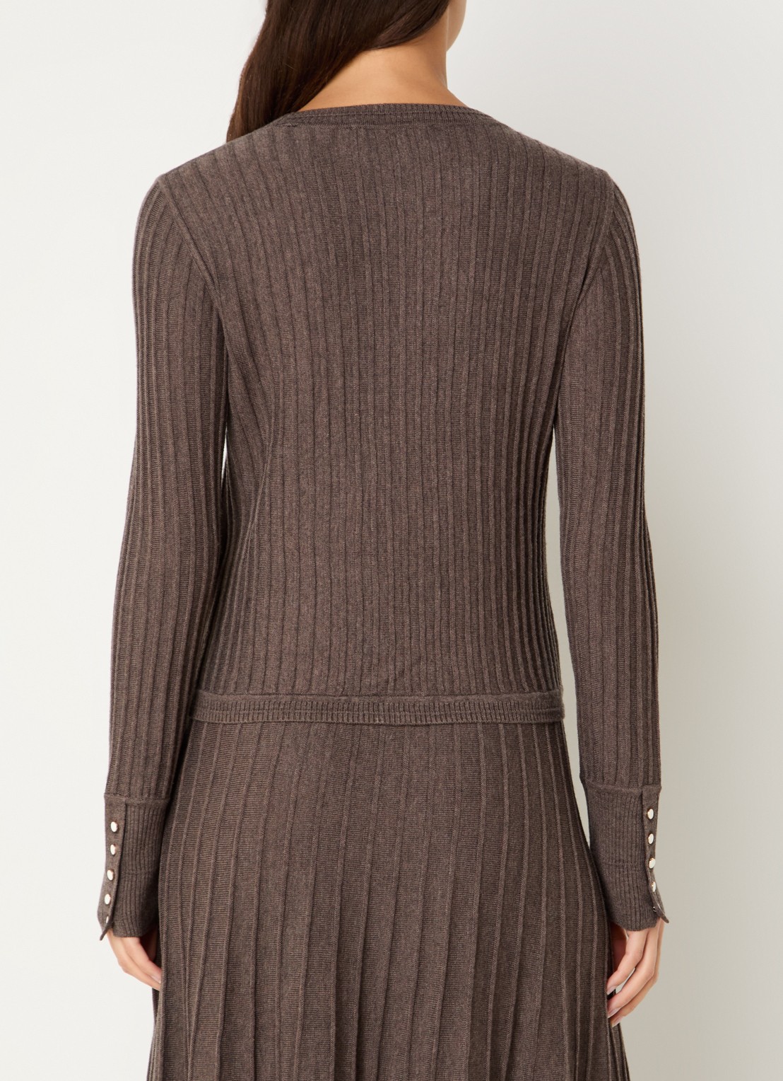 ba&sh Jinie ribgebreide longsleeve in wolblend - achterkant chocoladebruin