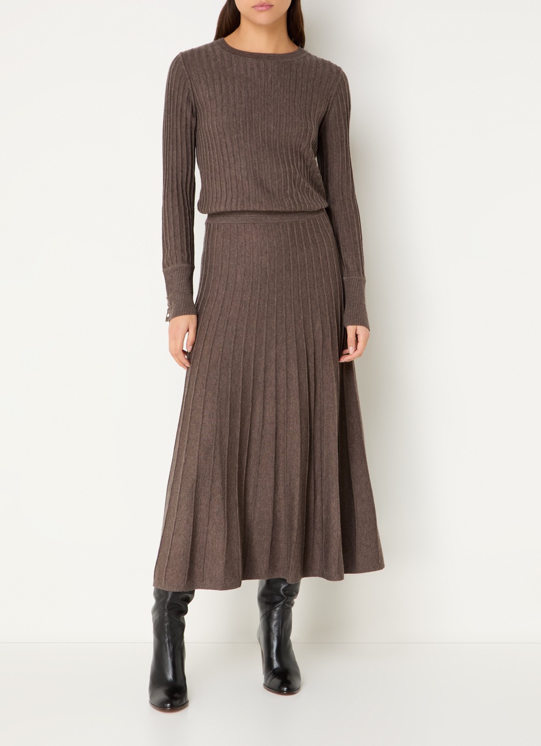ba&sh Jinie ribgebreide longsleeve in wolblend - voorkant 4 chocoladebruin