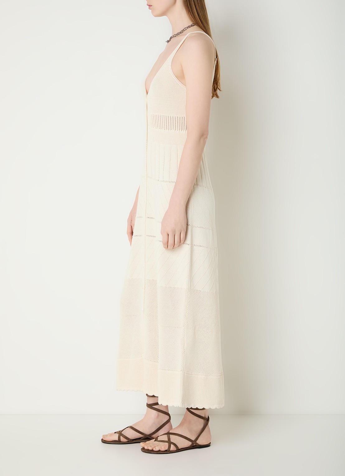 ba&sh Joelle ribgebreide midi jurk met V-hals - voorkant 2 beige