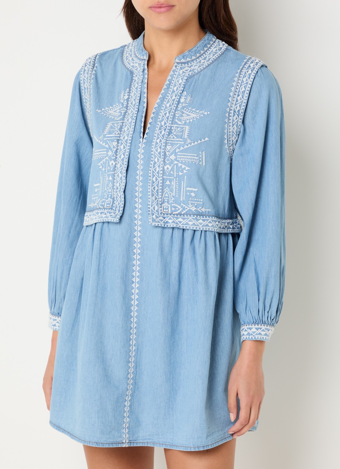 ba&sh Laena mini jurk van chambray met borduring - detail 4 blauwgrijs