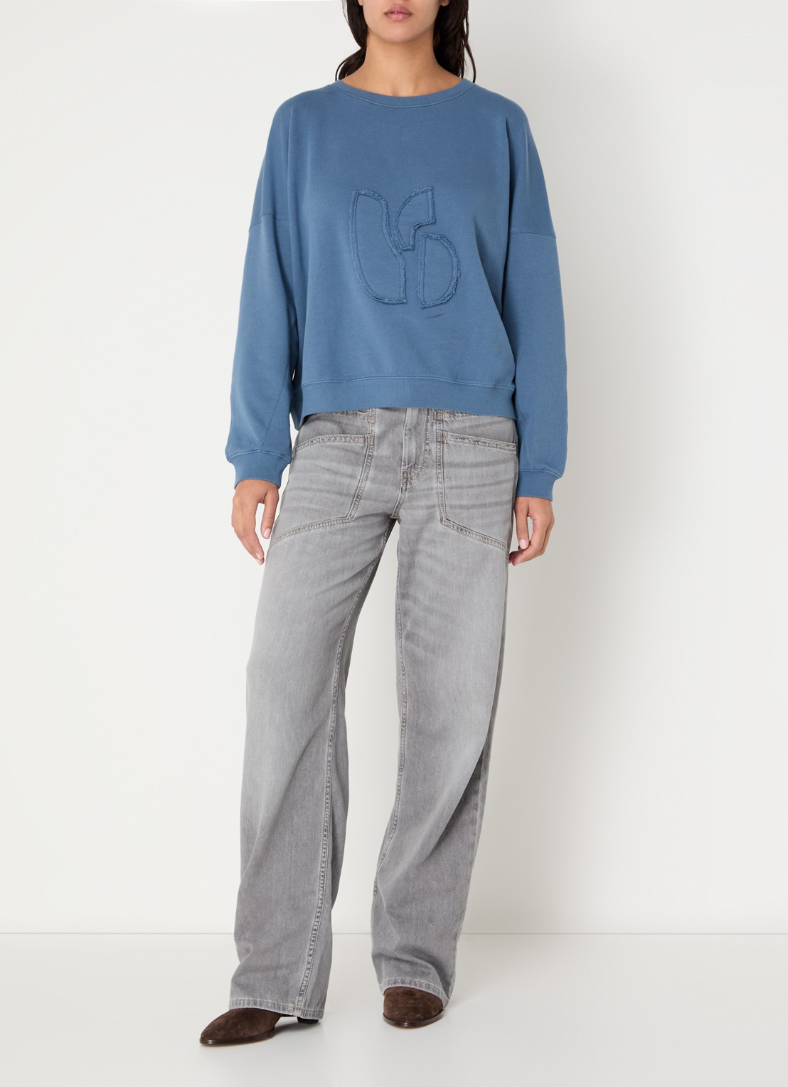 ba&sh Maia sweater met logoborduring - voorkant 2 staalblauw