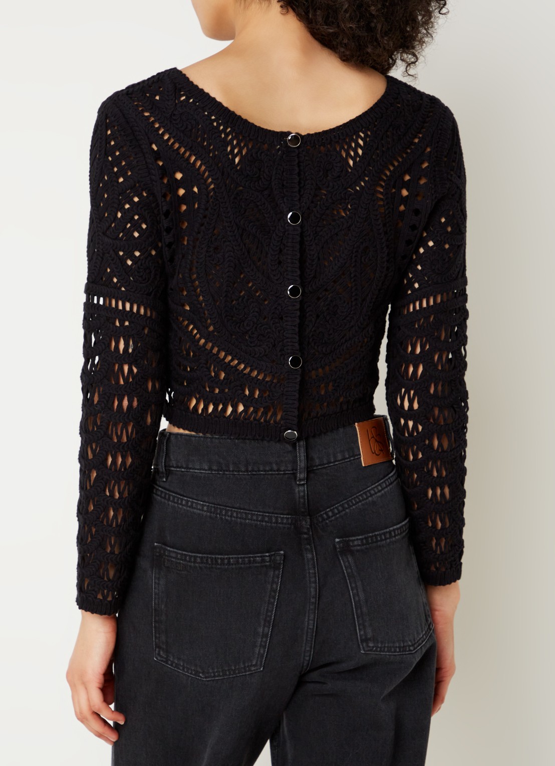 ba&sh Marc grofgebreide crop top met broderie - detail zwart