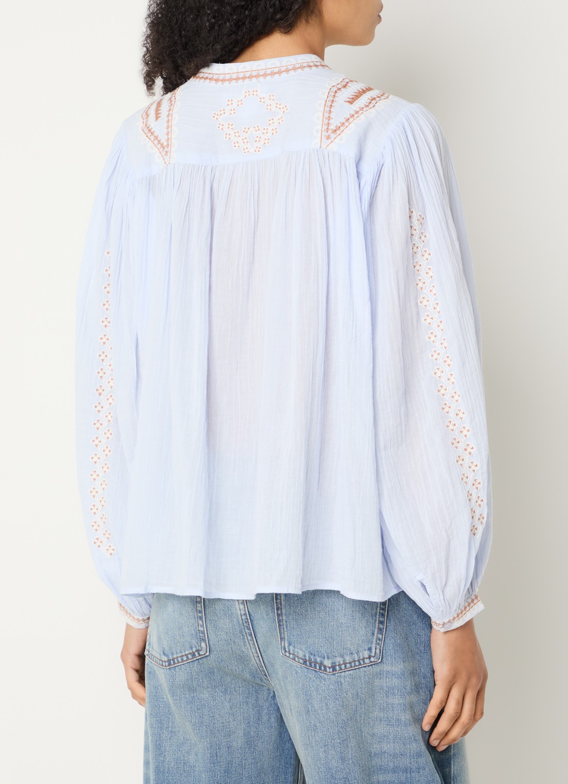 ba&sh Mona blouse met borduring - achterkant 3 lichtblauw