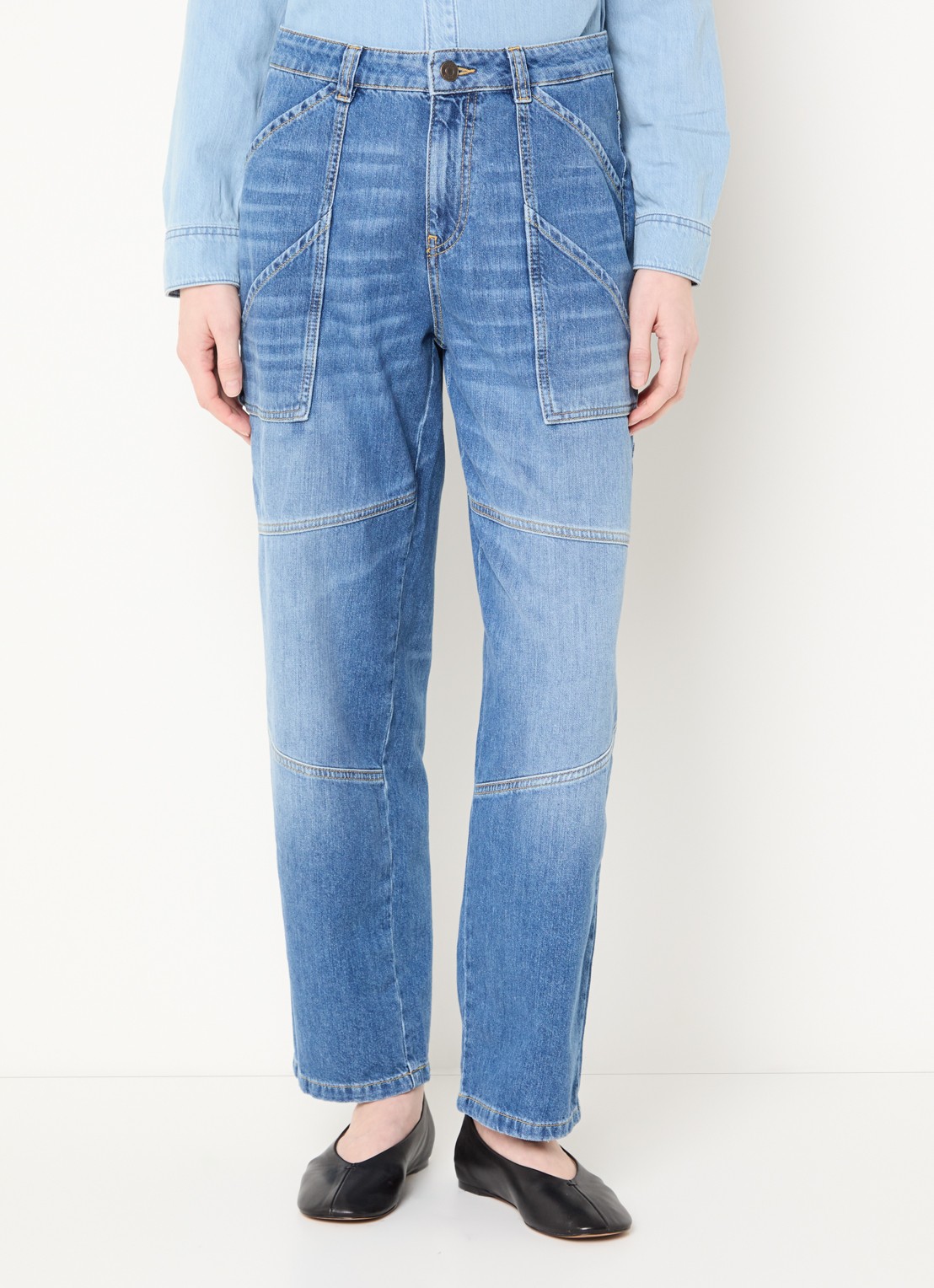 ba&sh Moyce mid waist straight leg jeans met medium wassing - detail indigo