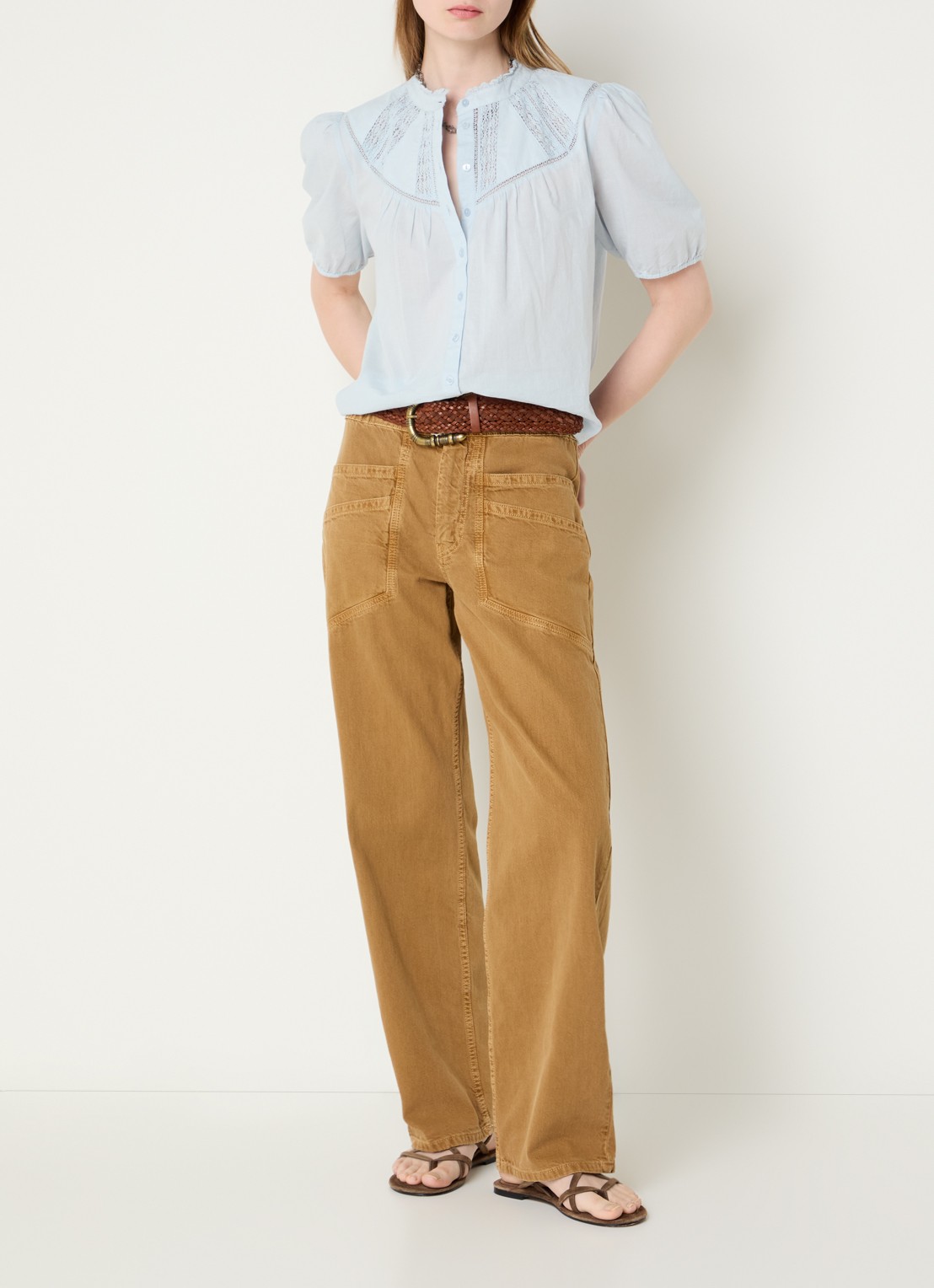 ba&sh Nella blouse met broderie en pofmouw - voorkant 3 lichtblauw