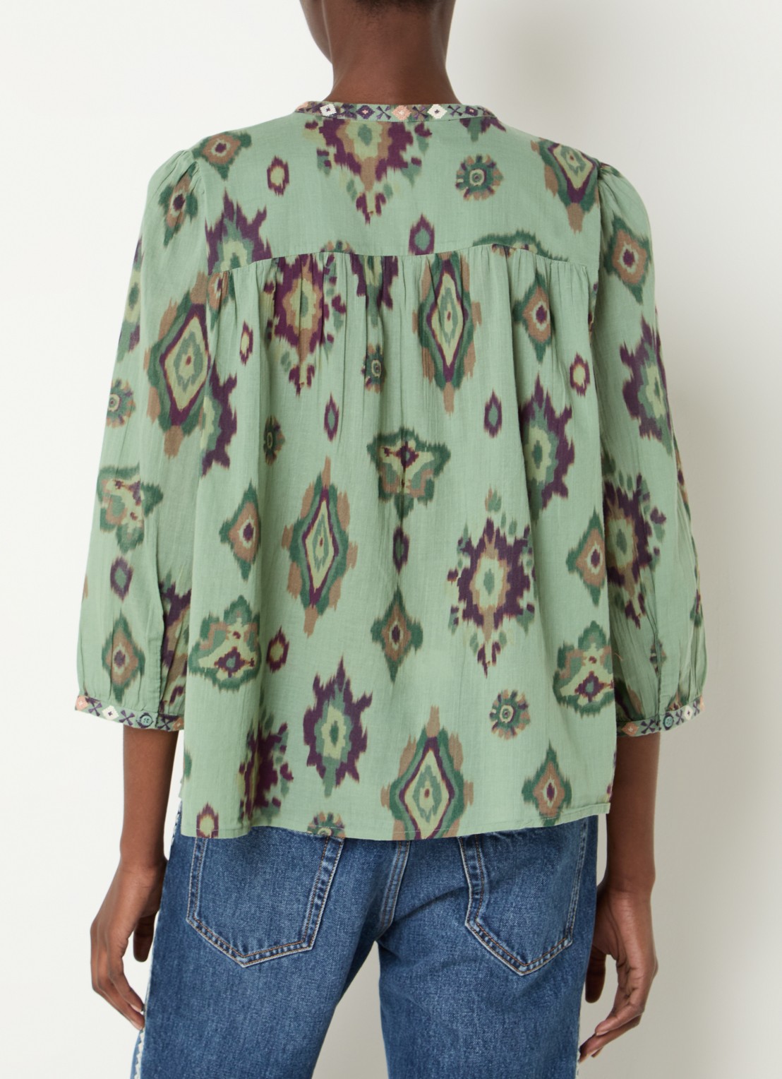 ba&sh Odelie blouse met print - achterkant 4 lichtgroen