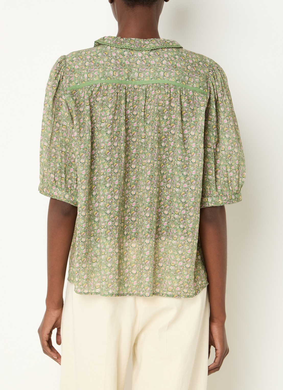 ba&sh Physalys blouse met bloemenprint - achterkant groen