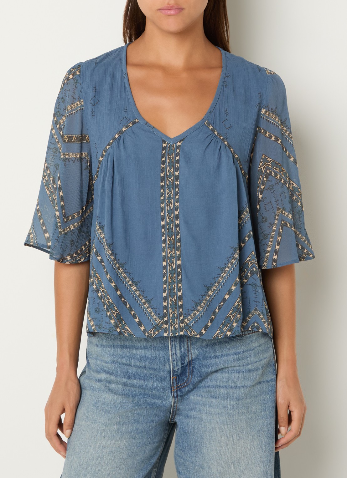 ba&sh Placido blouse met v-hals  - detail 2 blauw