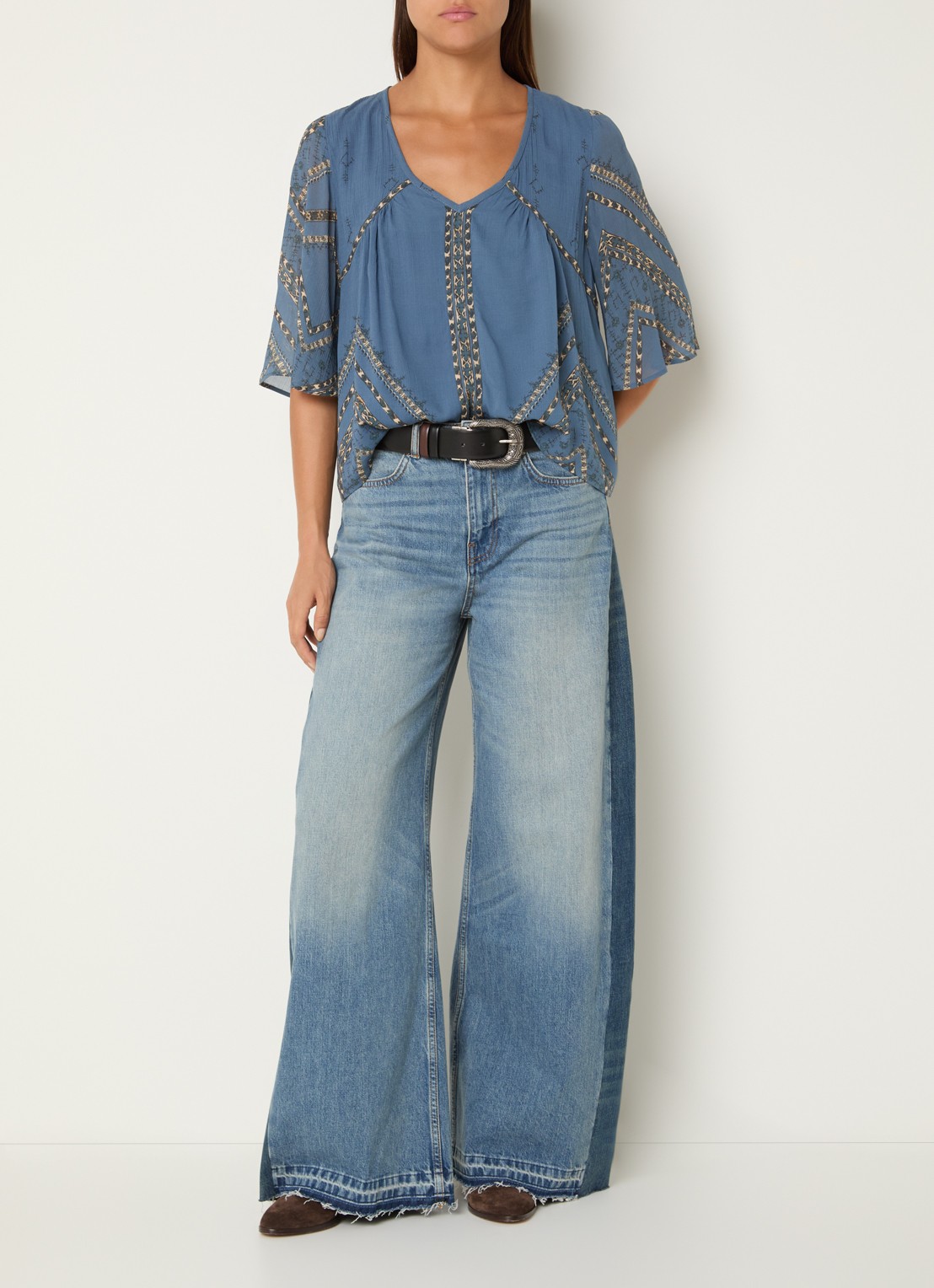 ba&sh Placido blouse met v-hals  - voorkant 4 blauw