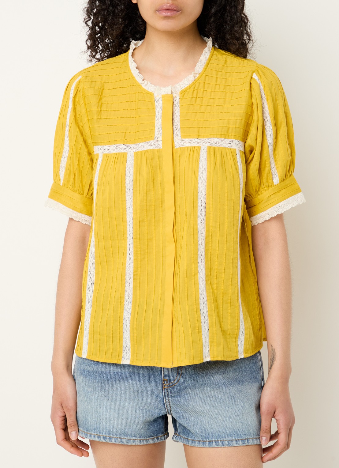 ba&sh Poeme blouse met details van kant - detail 4 mosterd