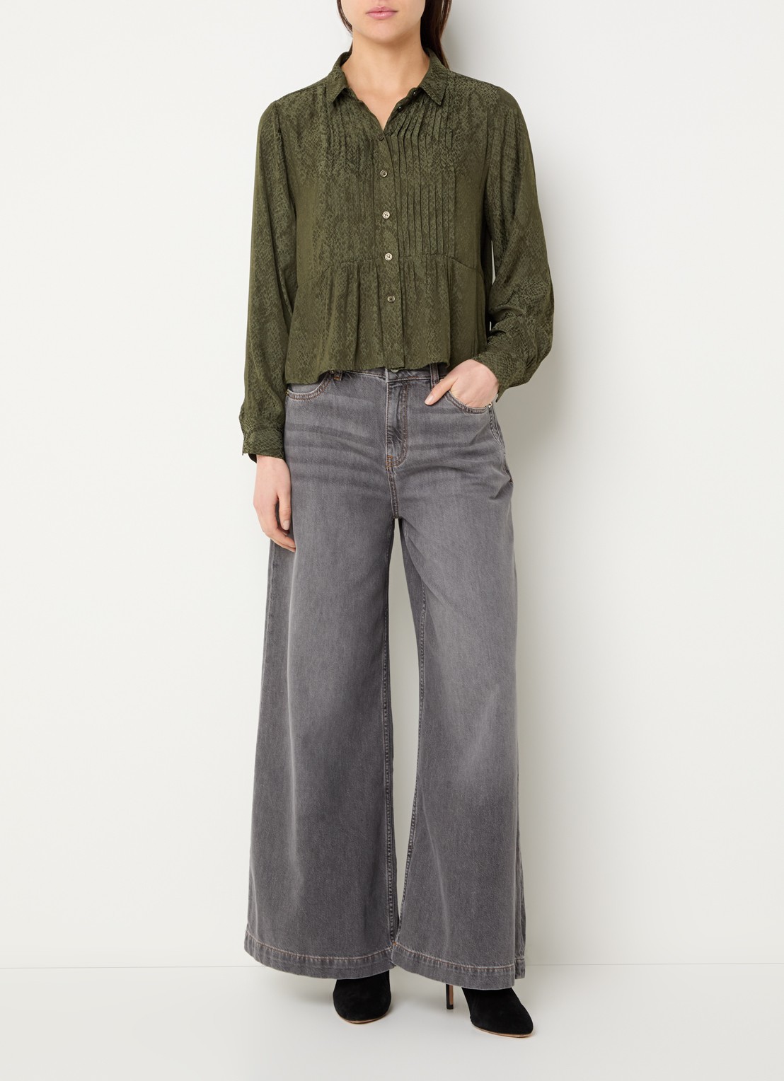 ba&sh Riata blouse met plissé - voorkant 2 bronsgroen