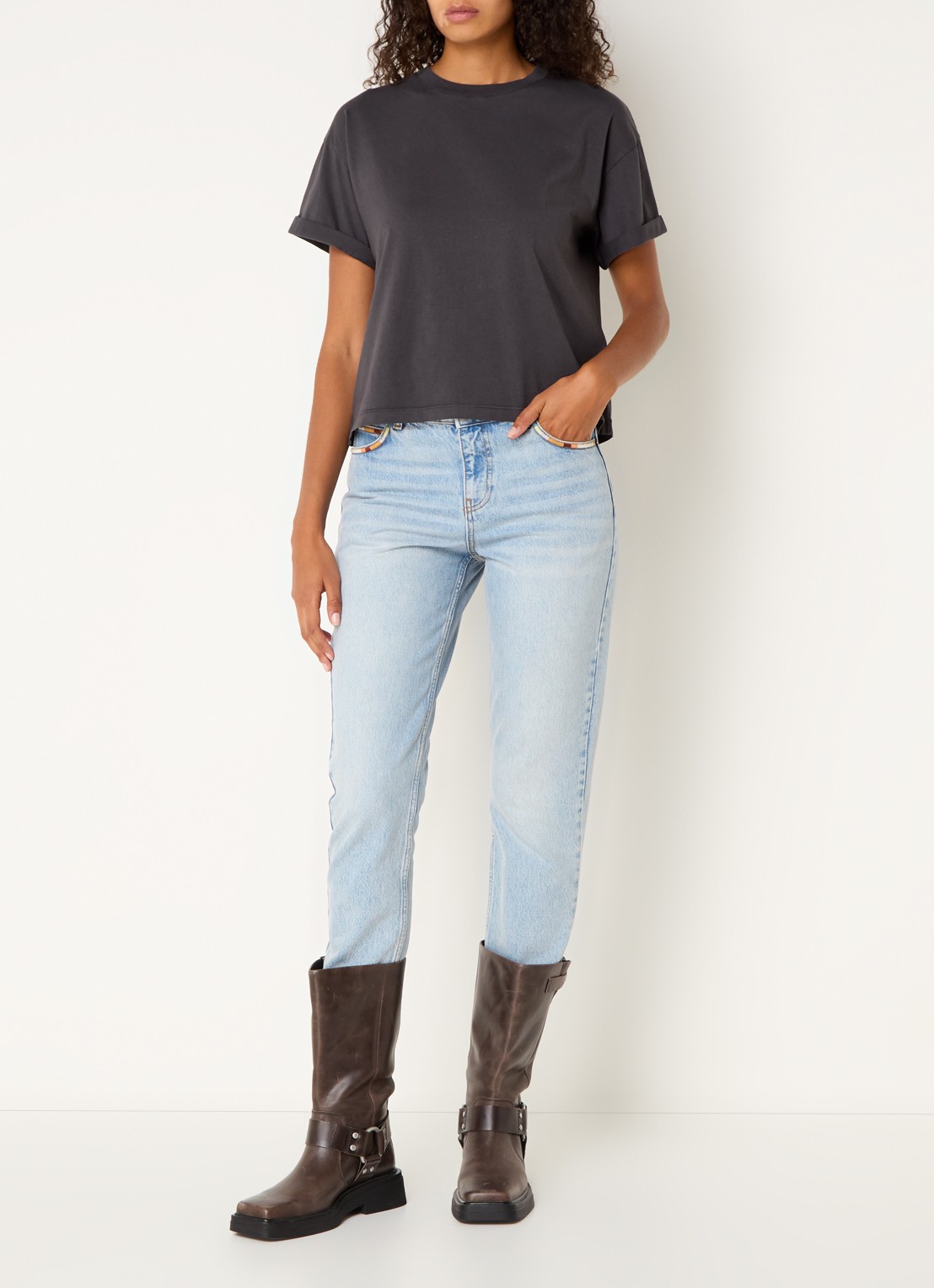 ba&sh Rosie T-shirt met ronde hals - voorkant 4 donkergrijs