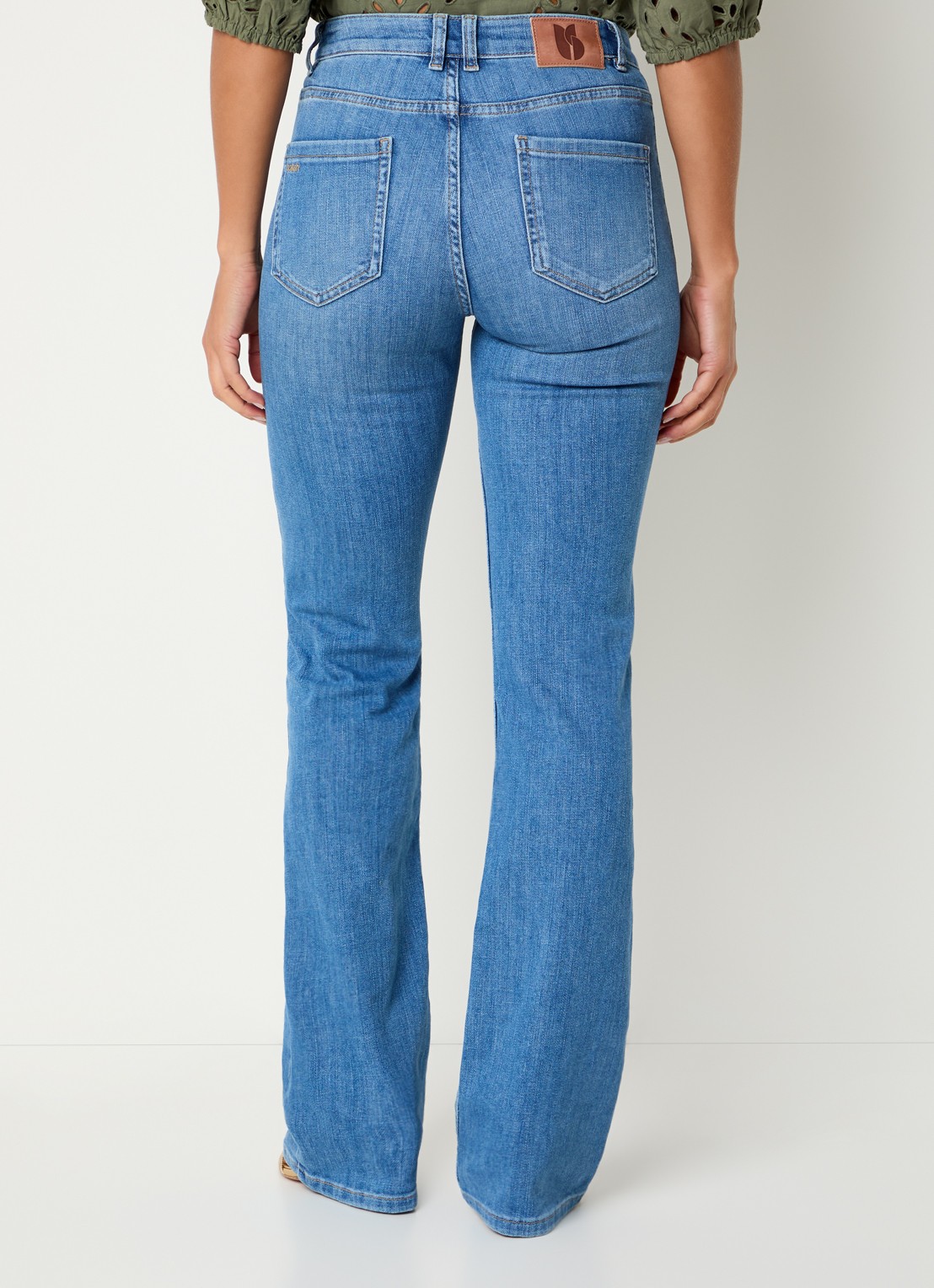ba&sh Ross high waist slim fit jeans met medium wassing - achterkant 4 indigo