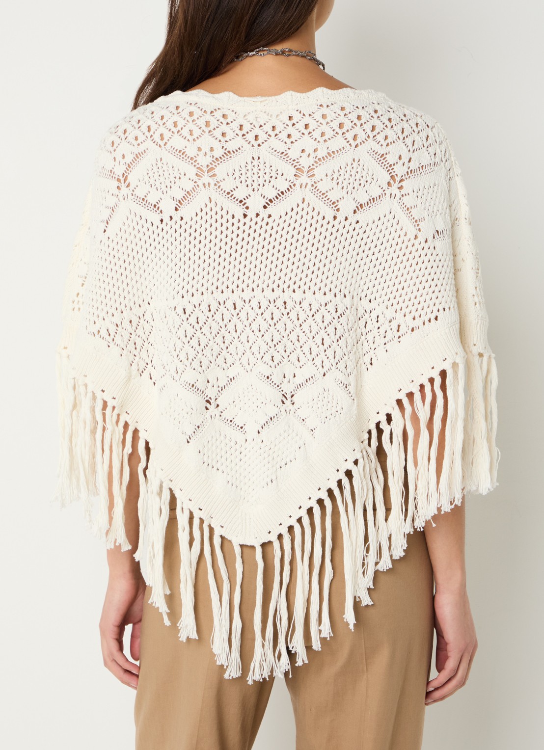 ba&sh Sandy grofgebreide poncho met broderie - achterkant gebroken wit