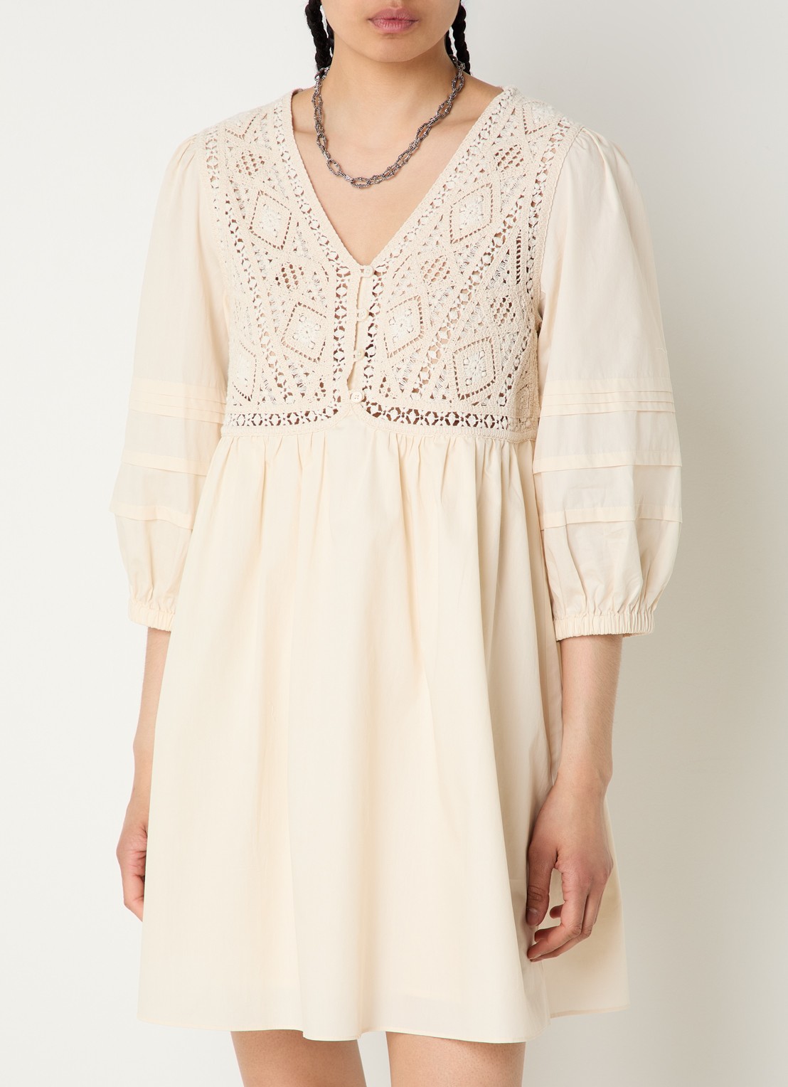 ba&sh Sonia mini jurk met opengewerkt dessin - detail 2 creme