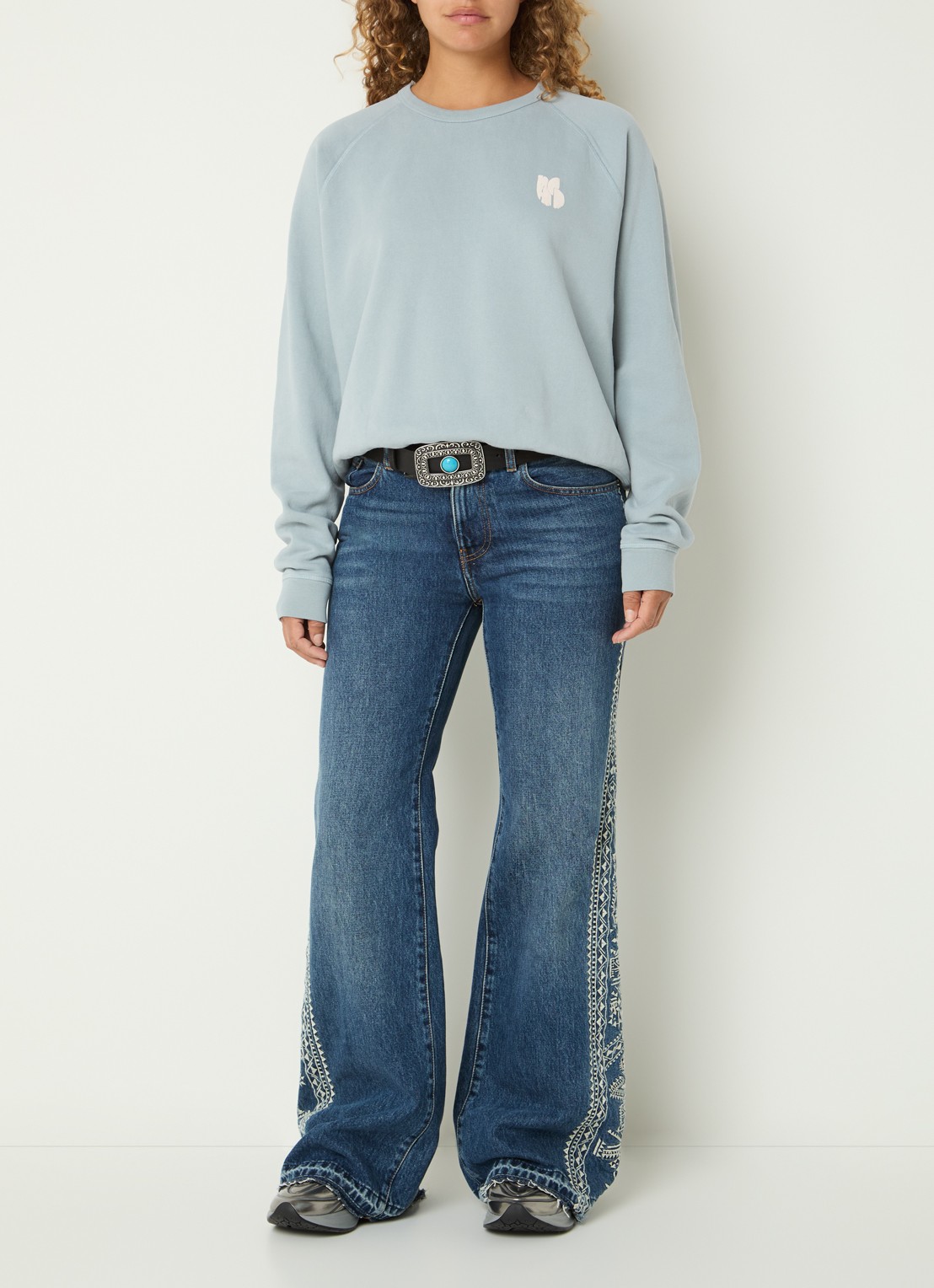 ba&sh Swing sweater met front- en backprint - voorkant 2 lichtblauw