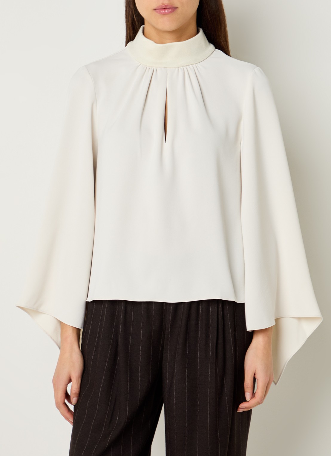 ba&sh Tara tuniek met trompetmouw - detail gebroken wit