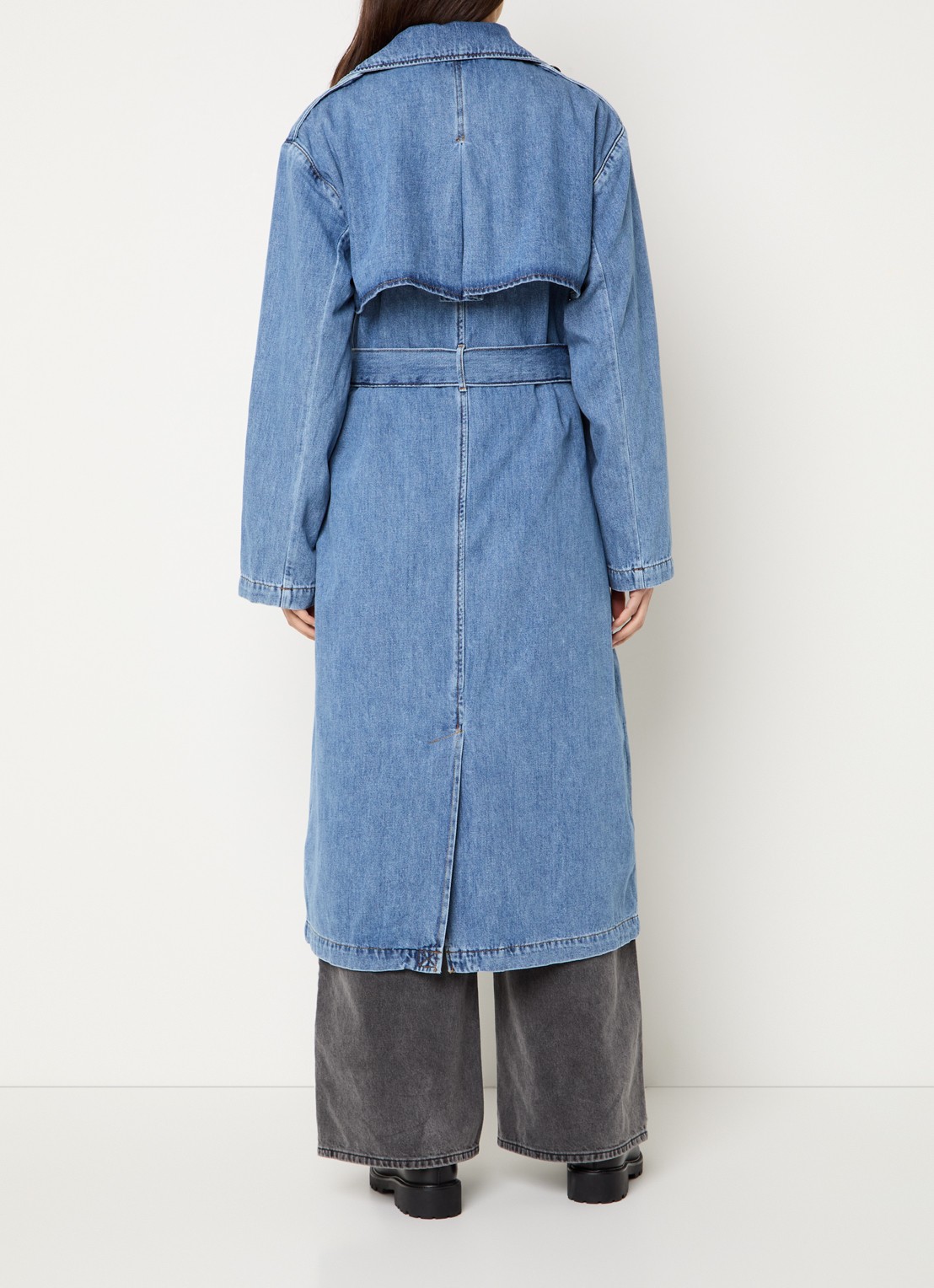 ba&sh Tresca double-breasted trenchcoat van denim met ceintuur - achterkant 4 indigo