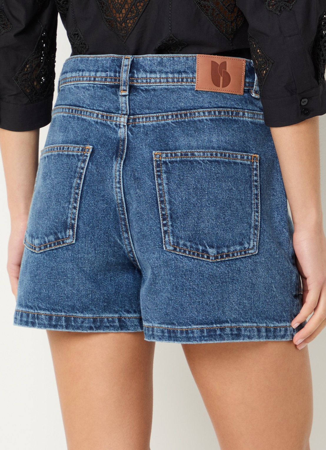 ba&sh Zevy high waist straight fit korte broek van denim - achterkant 4 indigo
