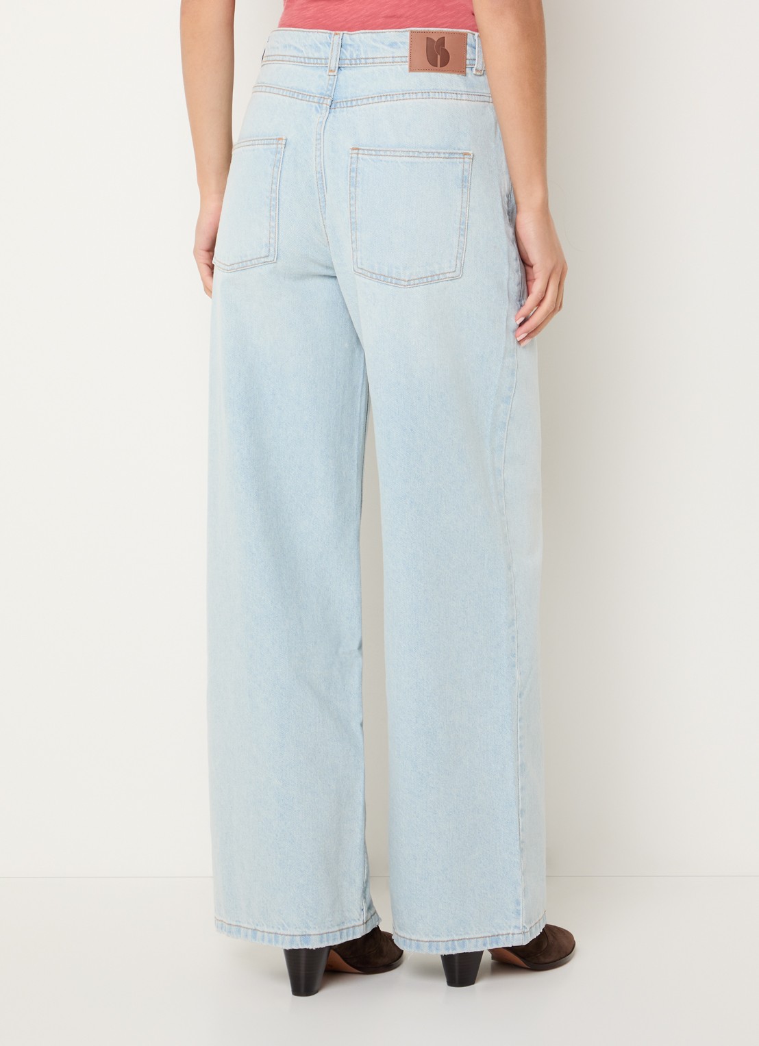 ba&sh Zoel mid waist wide leg jeans met lichte wassing - achterkant 3 indigo