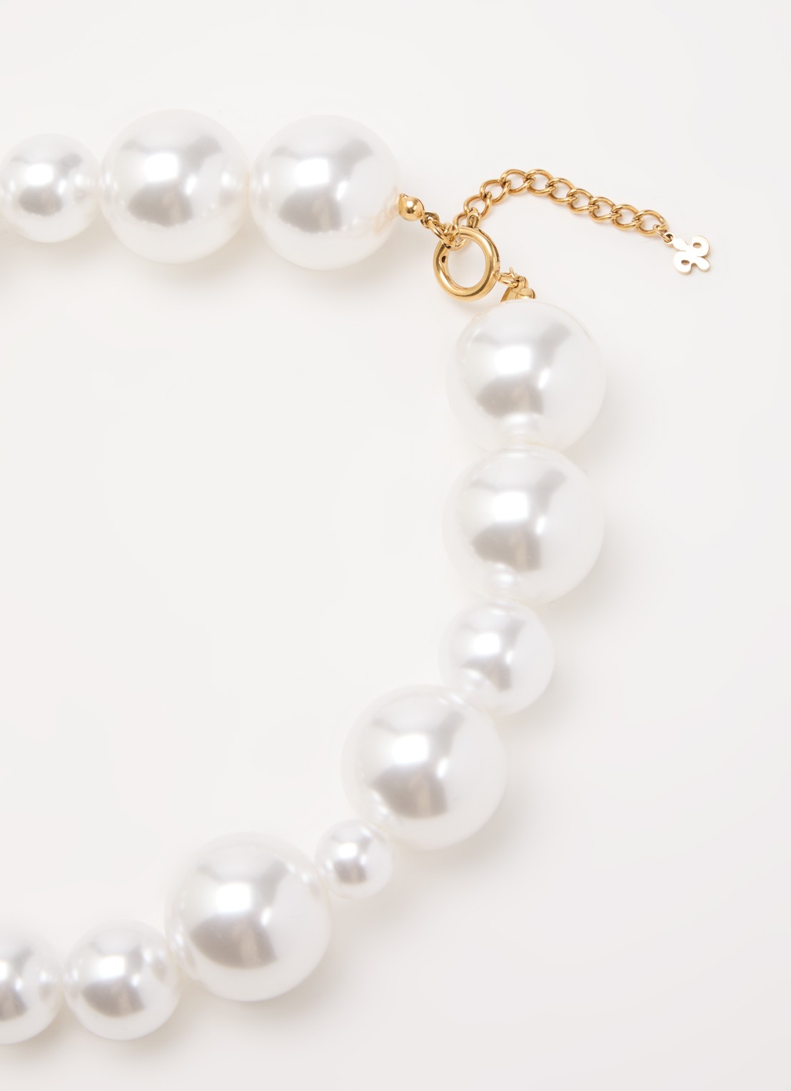 Babs The Label Big Pearl kralenketting verguld - detail 4 creme