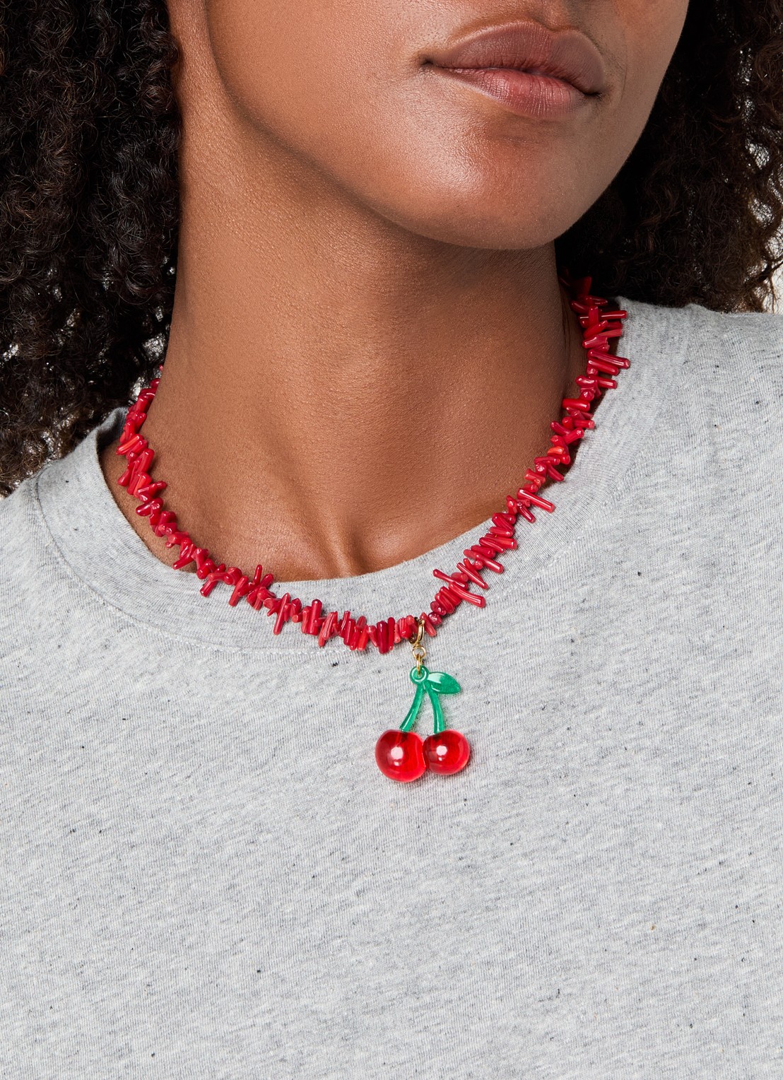 Babs The Label Cherry hanger verguld - voorkant 3 rood