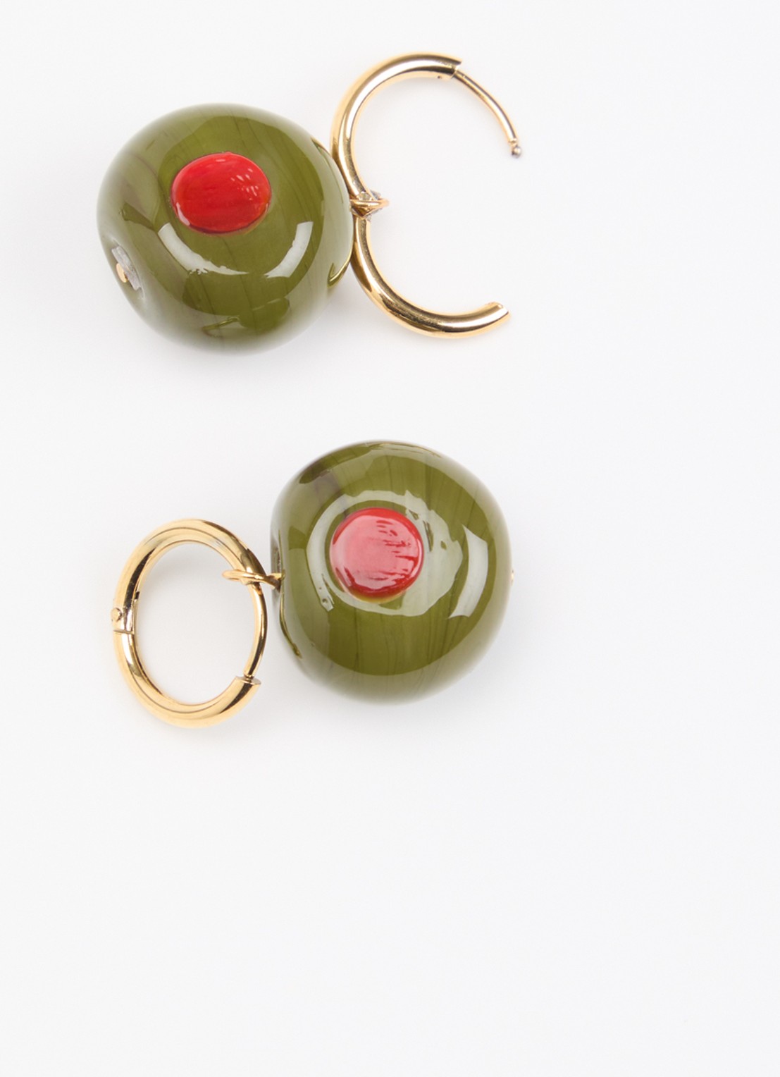 Babs The Label Olive Branch oorringen verguld met hanger - detail olijfgroen