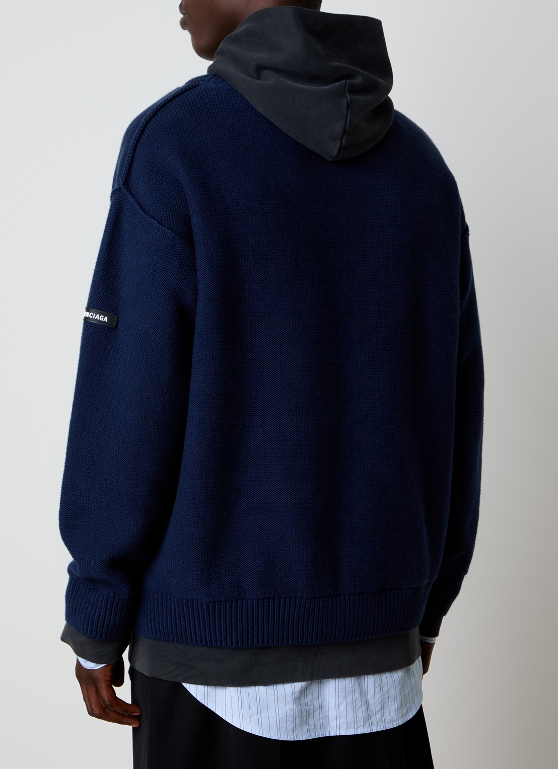 Balenciaga Grofgebreide trui met capuchon - achterkant 3 donkerblauw