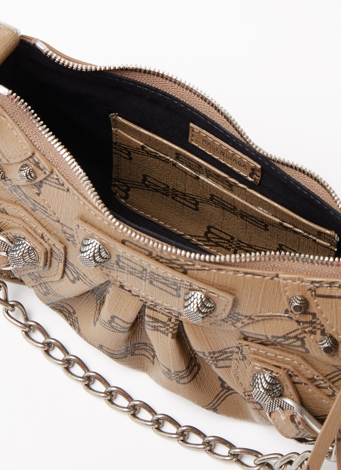 Balenciaga Le Cagole Mini schoudertas van lamsleer met studs - detail lichtbruin