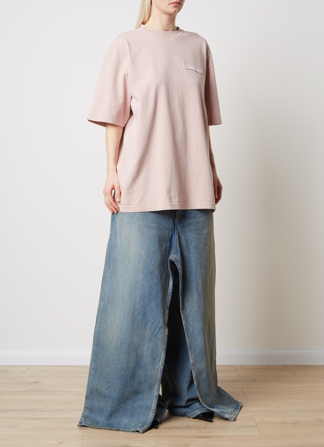 Balenciaga Political Campaign T-shirt met logo- en backprint - voorkant 5 roze