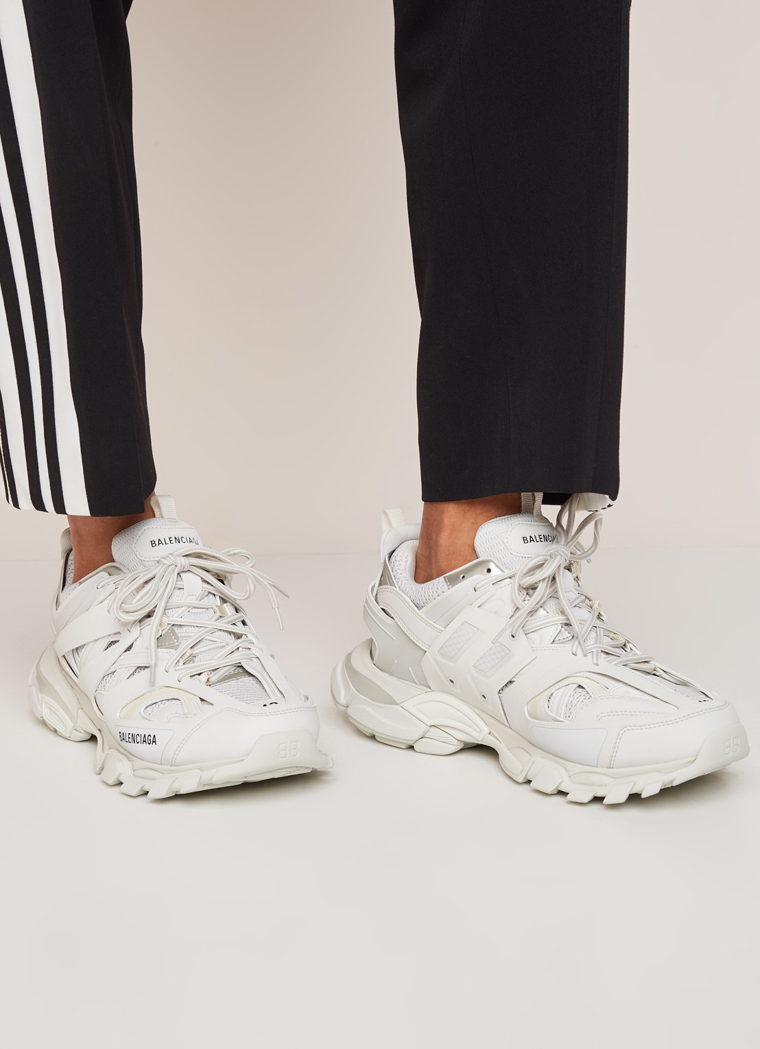 Balenciaga Track sneaker met mesh details  - voorkant 5 wit