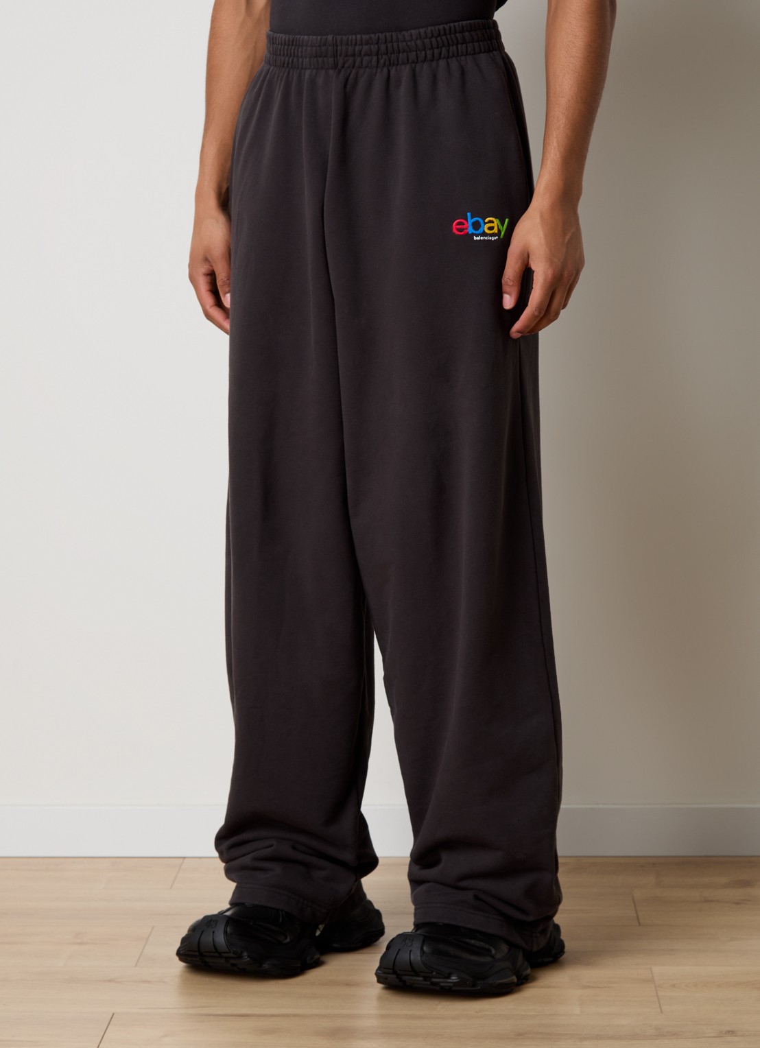 Balenciaga Wide fit joggingbroek met logo en steekzakken - detail 4 zwart