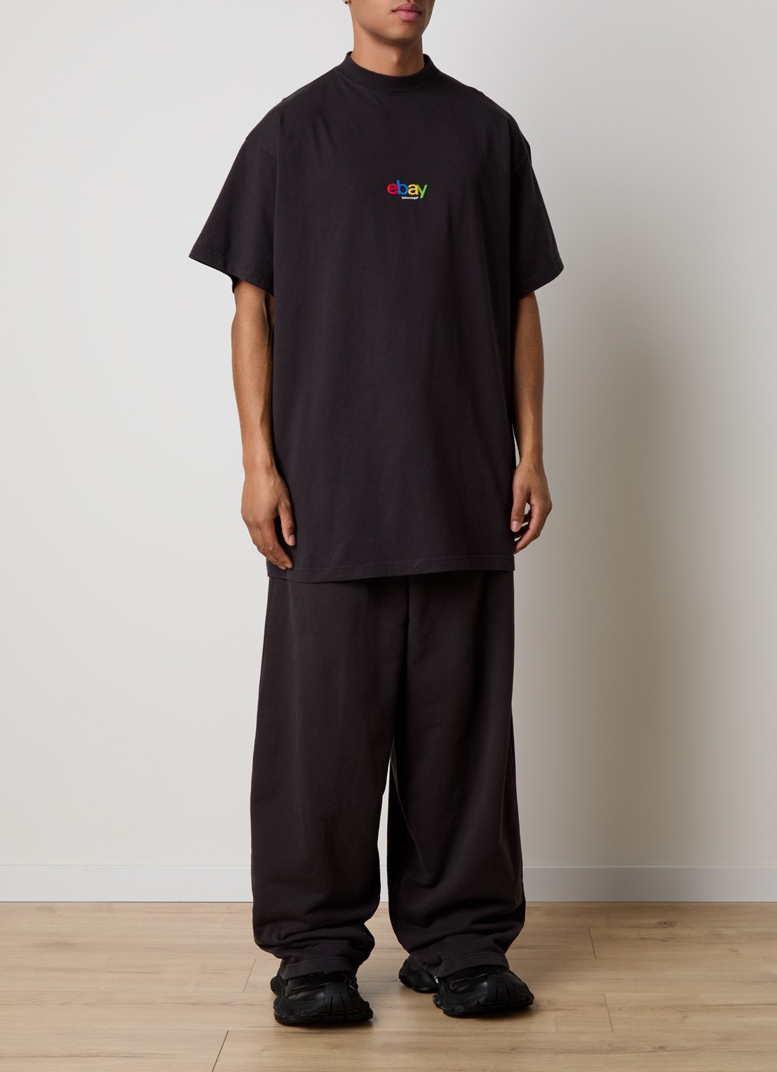 Balenciaga Wide fit joggingbroek met logo en steekzakken - voorkant 2 zwart