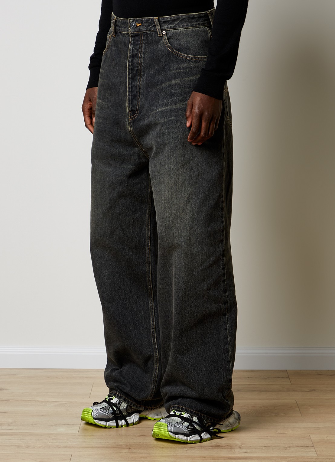 Balenciaga Wide leg jeans met donkere wassing - detail 2 indigo