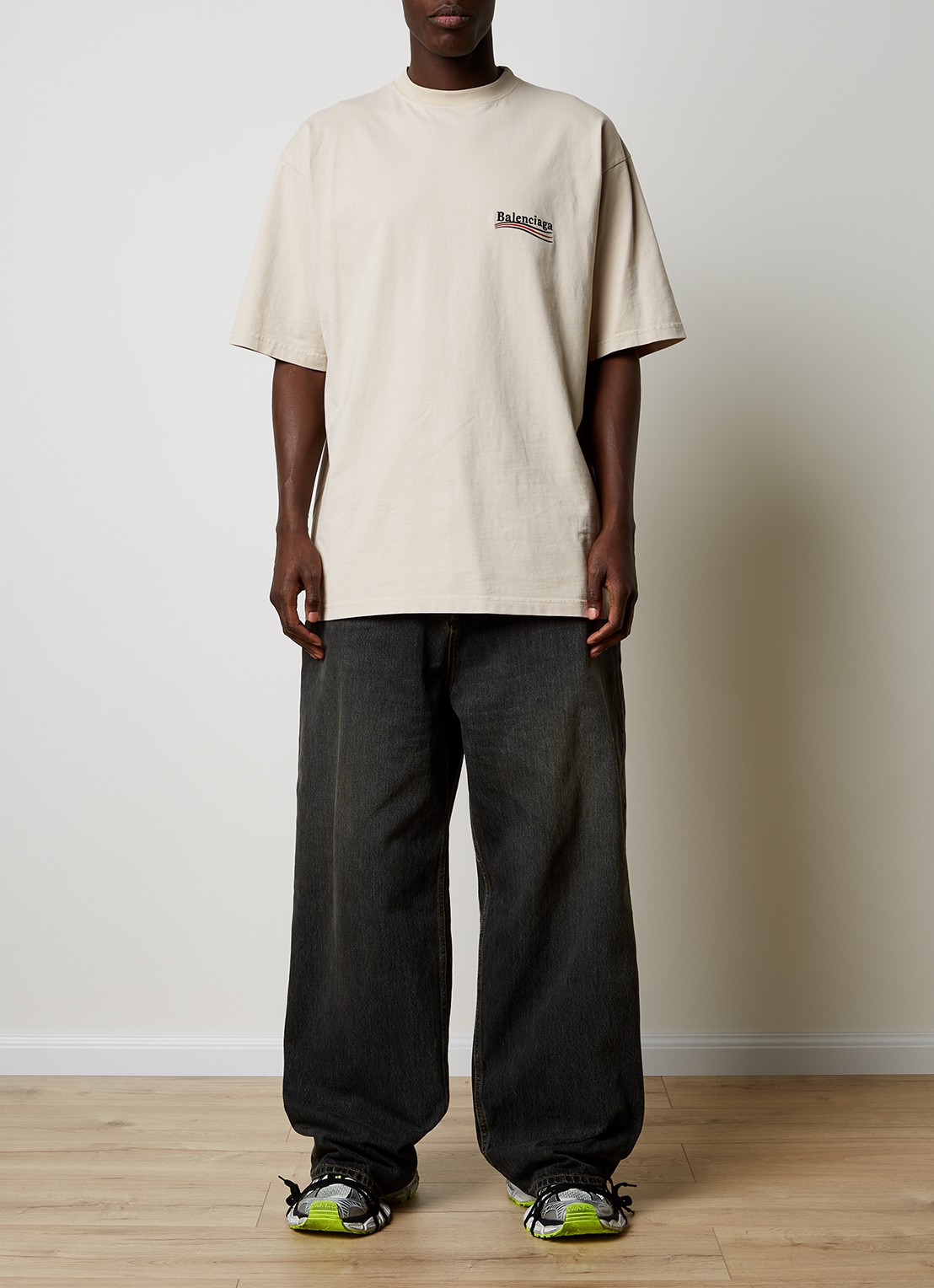 Balenciaga Wide leg jeans met donkere wassing - voorkant 6 indigo