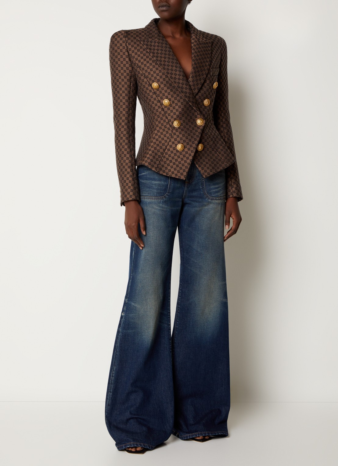 Balmain Double-breasted blazer met schoudervulling en logo jacquard dessin  - voorkant 2 bruin