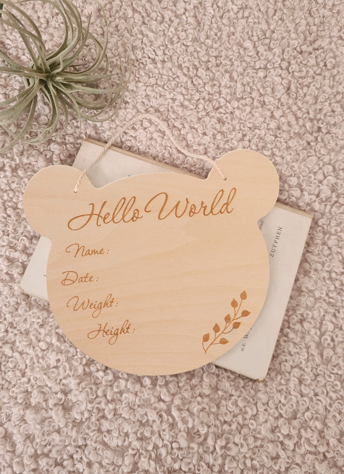 BamBam Beer wandhanger van hout - voorkant 2 donkerbeige