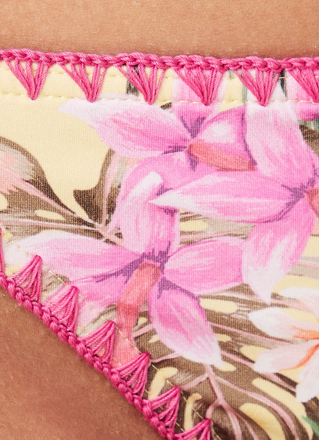 Banana Moon Dimka Limetropic bikinislip met print - detail 3 geel