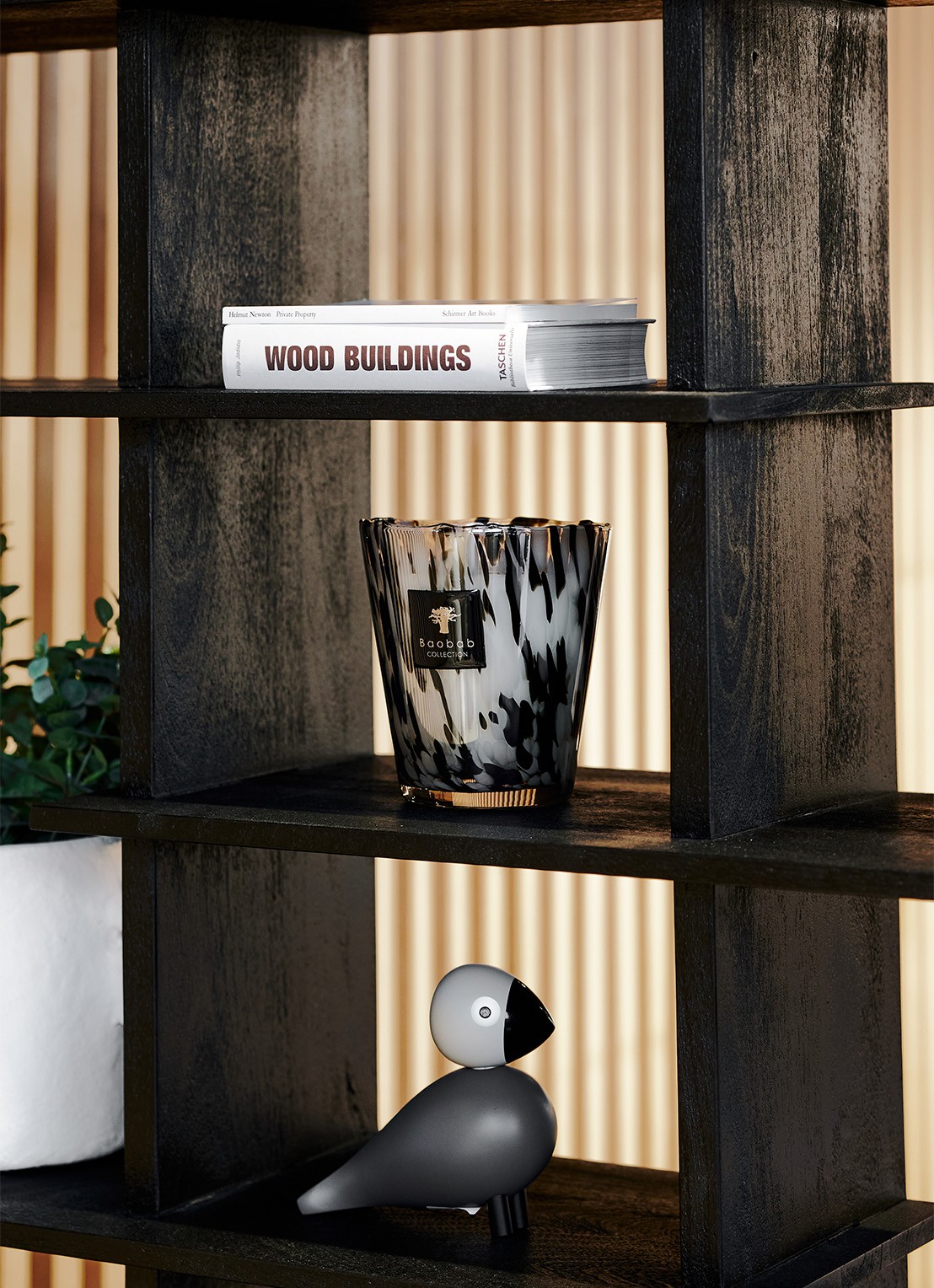 Baobab Collection Black Pearls Max 16 geurkaars 1,1 kg - voorkant 2 zwart